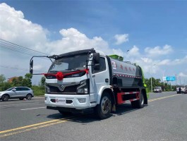 “东风福瑞卡8吨餐厨垃圾车”