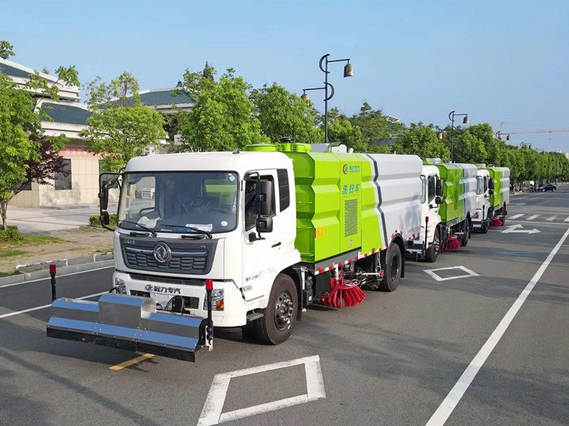 东风天锦路面高压清洗车