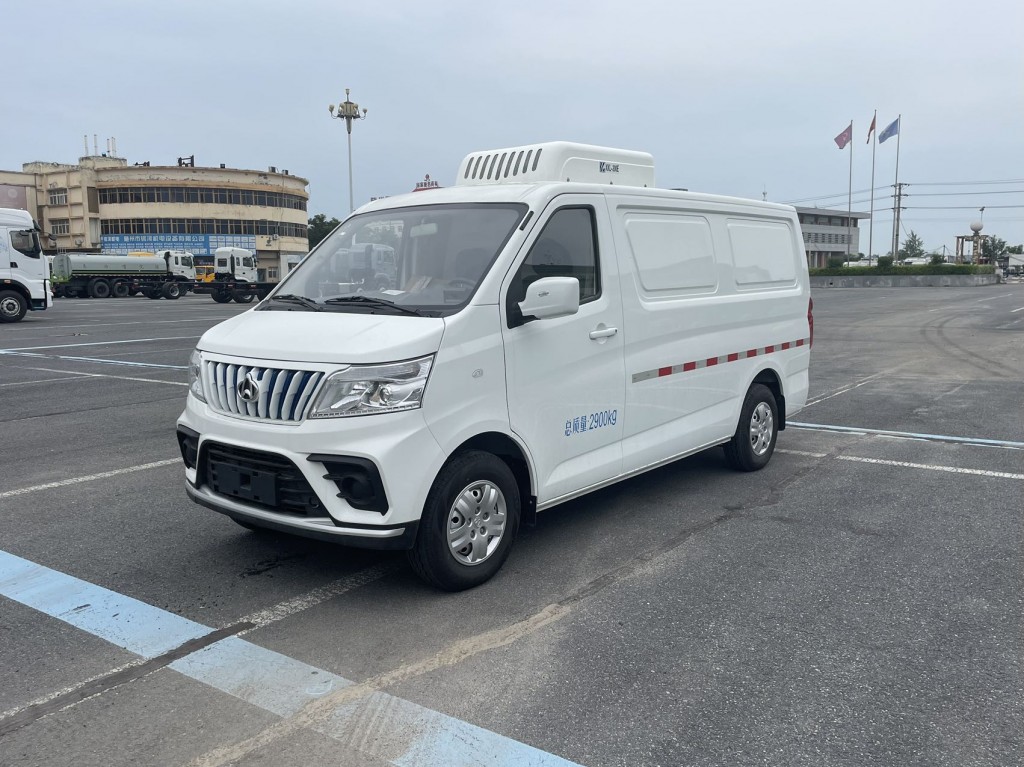 长安睿行EM80 纯电冷藏车